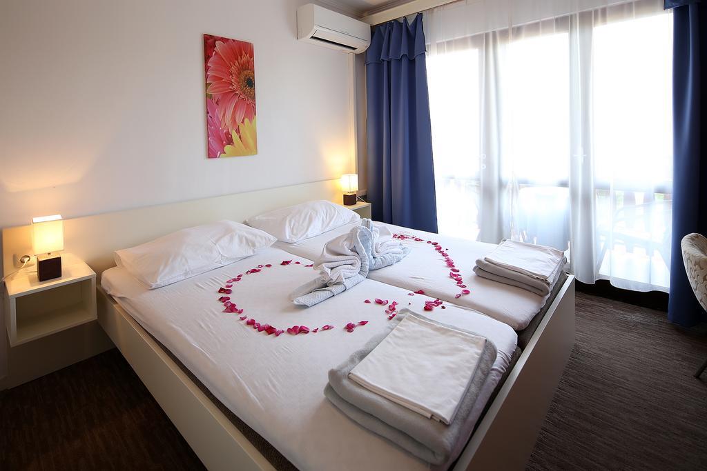 Guest House Zeba & Riviera سيلو المظهر الخارجي الصورة