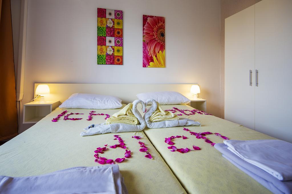 Guest House Zeba & Riviera سيلو المظهر الخارجي الصورة