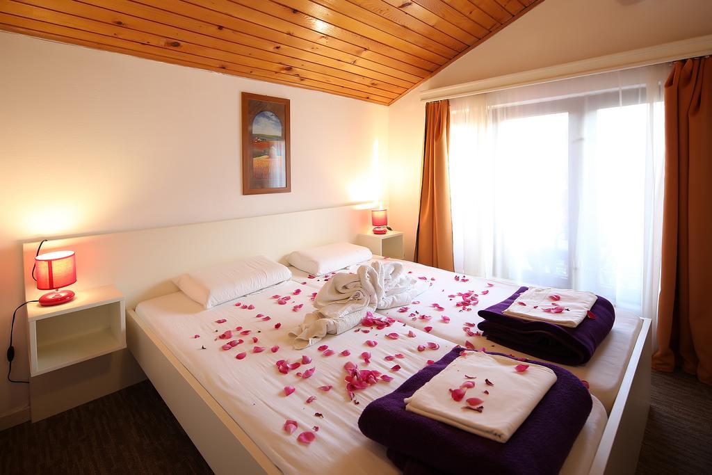 Guest House Zeba & Riviera سيلو المظهر الخارجي الصورة
