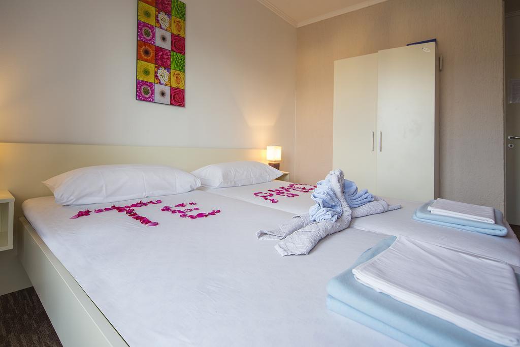Guest House Zeba & Riviera سيلو المظهر الخارجي الصورة