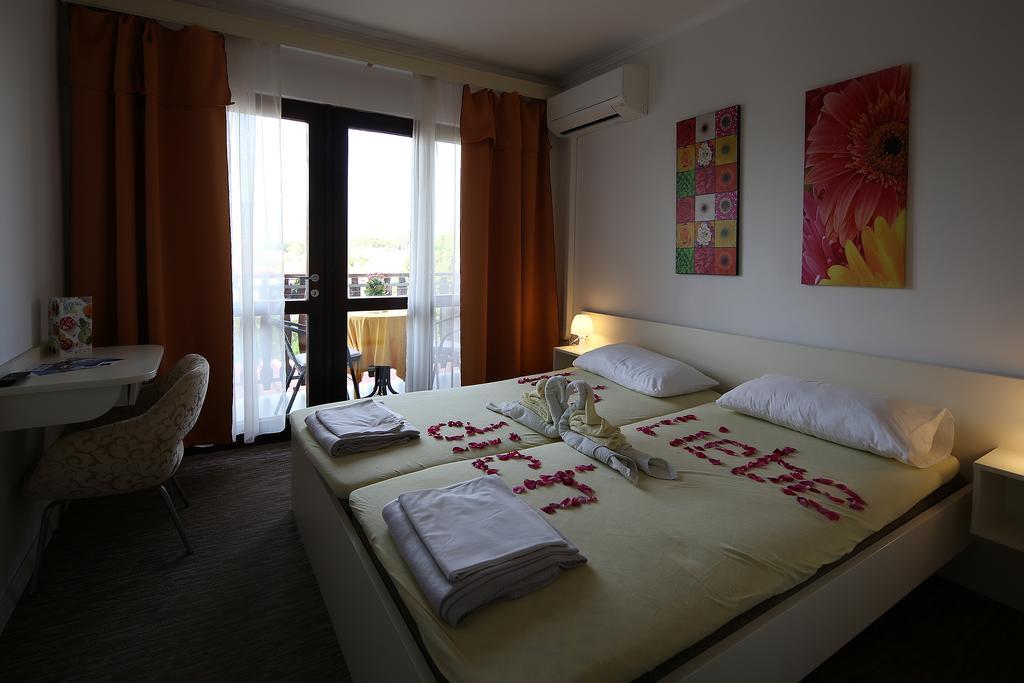 Guest House Zeba & Riviera سيلو المظهر الخارجي الصورة